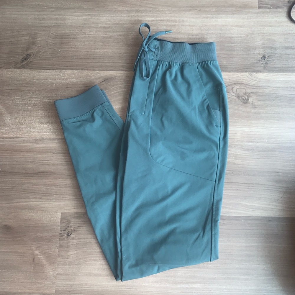 Like New Men’s Small Spruce ABC Joggers 30”